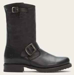 NWOT Frye Veronica Short Boots in Black